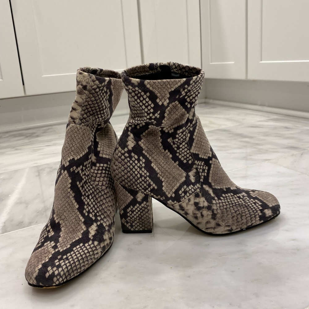 STEVE MADDEN BOOTIES